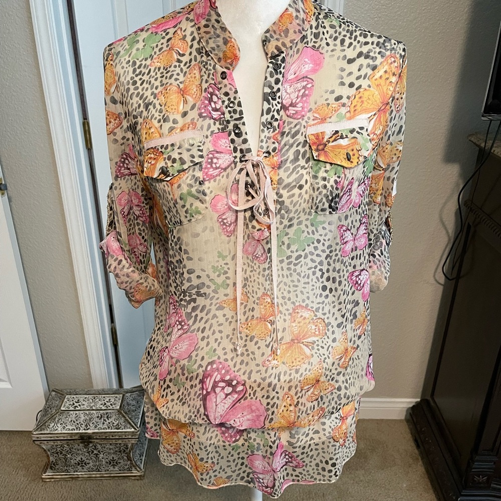 V Christina printed top